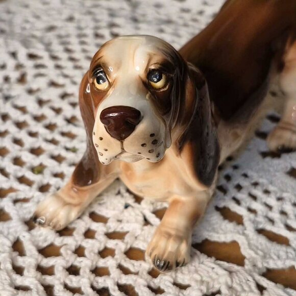 Vintage Basset Hound Porcelain Dog Figurine - Picture 2 of 13